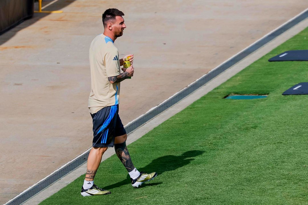 Lionel Messi, durante un entrenamiento en la Copa América que se disputa en Estados Unidos. EFE/EPA/ERIK S. LESSER