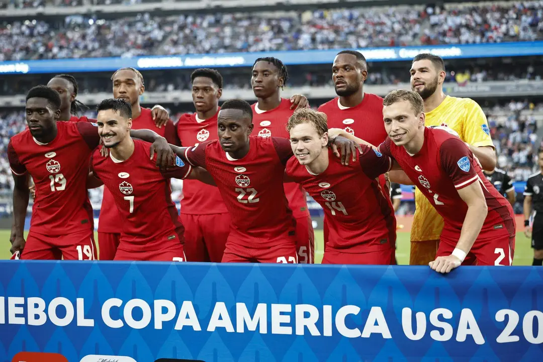 El equipo titular de Canad&aacute; que disput&oacute; la primera semifinal de la Copa Am&eacute;rica 2024 fue registrado este martes, 9 de julio, antes de enfrentar a Argentina, en el estadio MetLife de East Rutherford (Nueva Jersey, EE.UU.). EFE/CJ Gunther