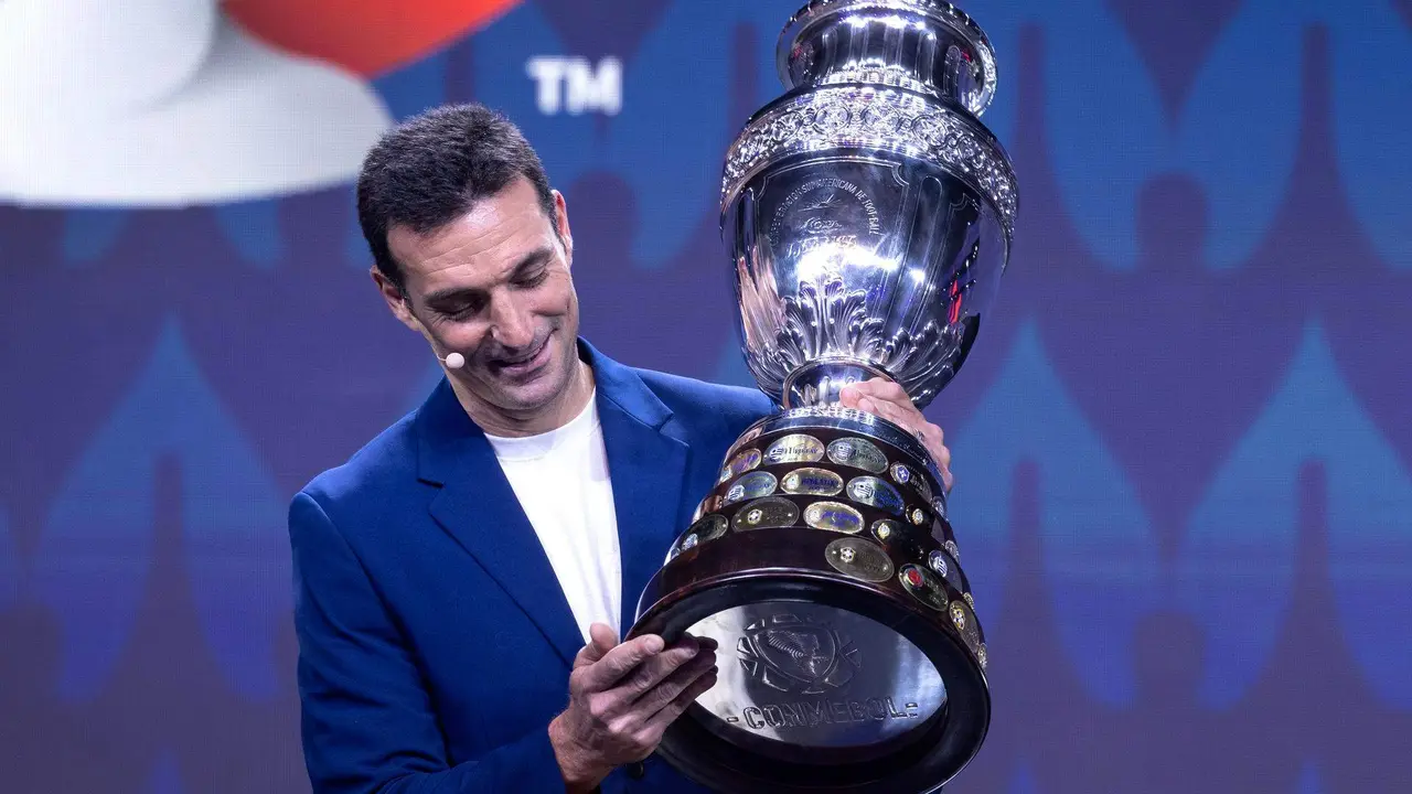 El seleccionador argentino Lionel Scaloni durante el sorteo de la Copa Am&eacute;rica 2024 celebrado en Miami el pasado 7 de diciembre. EFE/EPA/CRISTOBAL HERRERA-ULASHKEVICH