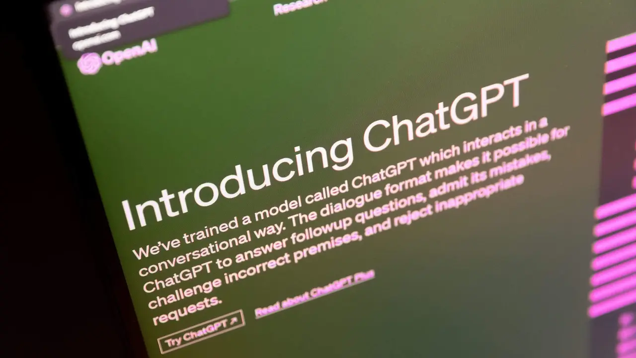 Fotograf&iacute;a de archivo de una computadora con la portada de ChatGPT, un programa de inteligencia artificial desarrollada por la empresa OpenAI. EFE/ Rayner Pe&ntilde;a R.