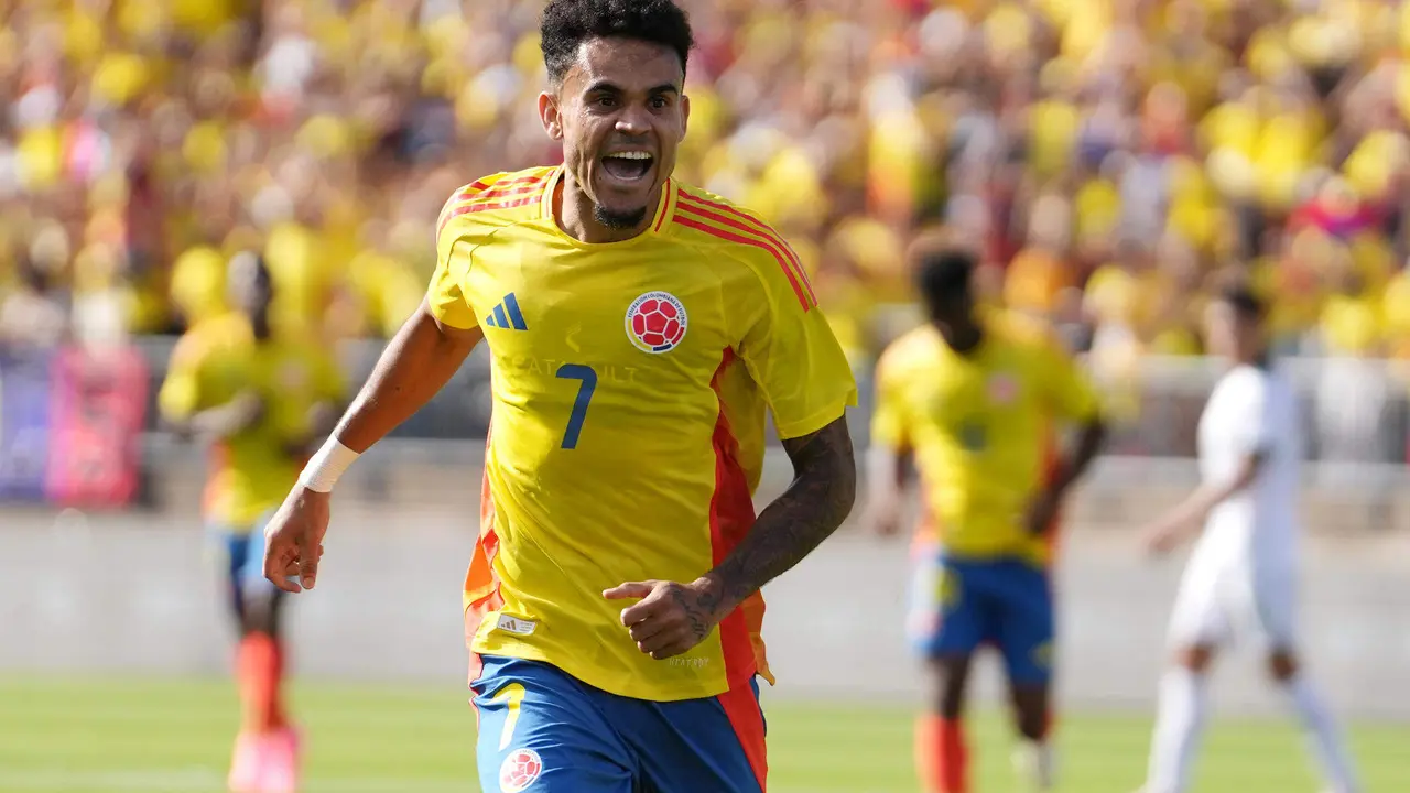 Luis D&iacute;az de Colombia celebra un gol ante Bolivia, el 15 de junio de 2024, en un partido amistoso internacional en el estadio Rentschler Field en East Heatford (EE.UU.). EFE/Joe Buglewicz
