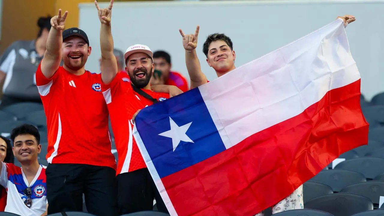 Los aficionados de Chile en la Copa Am&eacute;rica 2024. EFE/EPA/KEVIN JAIRAJ