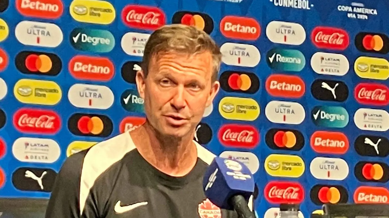 Imagen de archivo del seleccionador de Canad&aacute;, Jesse Marsch, quien este viernes compareci&oacute; ante la prensa en Orlando (Florida) para hablar del crucial partido con Per&uacute; correspondiente a la &uacute;ltima jornada de la fase de grupos de la Copa Am&eacute;rica de Estados Unidos. EFE/ Albert Traver