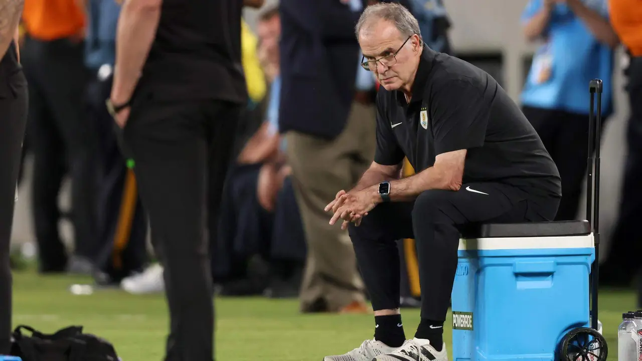 Marcelo Bielsa, entrenador principal de Uruguay. EFE/EPA/JUSTIN LANE