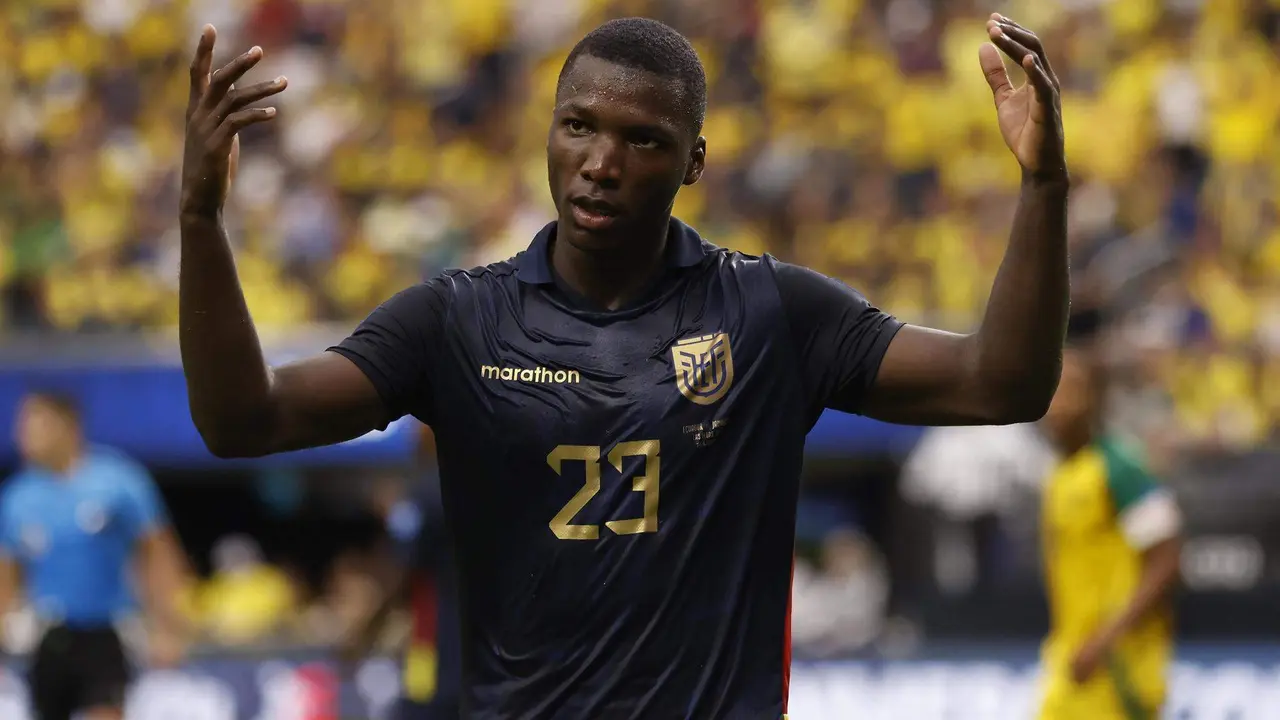 El centrocampista ecuatoriano Mois&eacute;s Caicedo fue registrado el pasado 26 de junio, durante un partido del grupo B de la Copa Am&eacute;rica 2024 contra Jamaica, en el estadio Allegiant de Las Vegas (Nevada, EE.UU.). EFE/Caroline Brfehman
