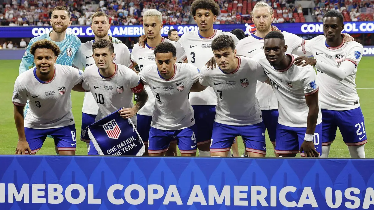 El equipo titular de Estados Unidos que enfrent&oacute; a Panam&aacute; en la fecha 2 del grupo C de la Copa Am&eacute;rica 2024 fue registrado el pasado 27 de junio, en el estadio Mercedes Benz de Atlanta (Georgia, EE.UU.) EFE/Erik S. Lesser