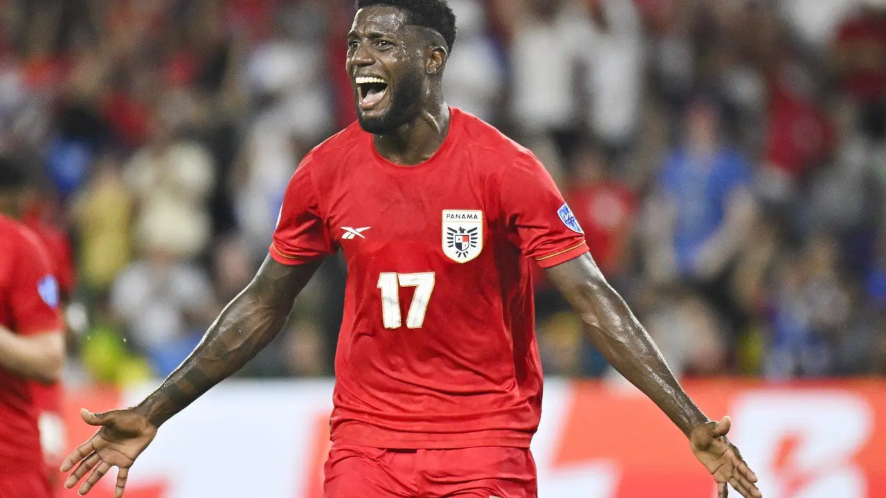 El delantero paname&ntilde;o Jos&eacute; Fajardo fue registrado este lunes, 1 de julio, al celebrar un gol que le anot&oacute; a Bolivia, durante el partido de cierre del grupo C de la Copa Am&eacute;rica 2024, en el estadio Inter&Co de Orlando (Florida, EE.UU.). EFE/Miguel Rodr&iacute;guez