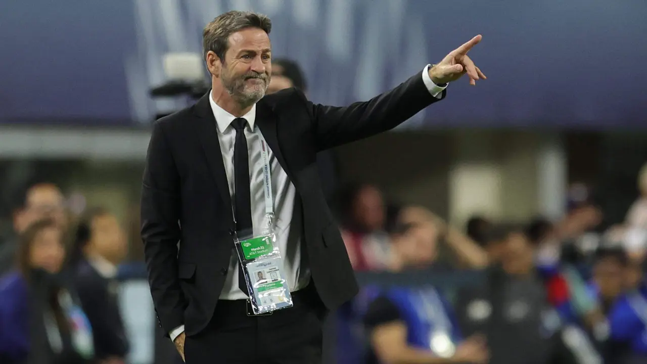 Fotograf&iacute;a de archivo en la que se registr&oacute; al seleccionador del equipo nacional masculino de f&uacute;tbol de Panam&aacute;, Thomas Christiansen, durante un partido de la Liga de Naciones de la Concacaf, en el estadio AT&T de Arlington (EE.UU.). EFE/ Carlos Ram&iacute;rez El seleccionador de Panam&aacute;, Thomas Christiansen, fue registrado el pasado 1 de julio, durante un partido contra Bolivia v&aacute;lido por el grupo C de la Copa Am&eacute;rica 2024, en el estadio Inter&Co de Orlando (Florida, EE. UU.). EFE/Miguel Rodriguez