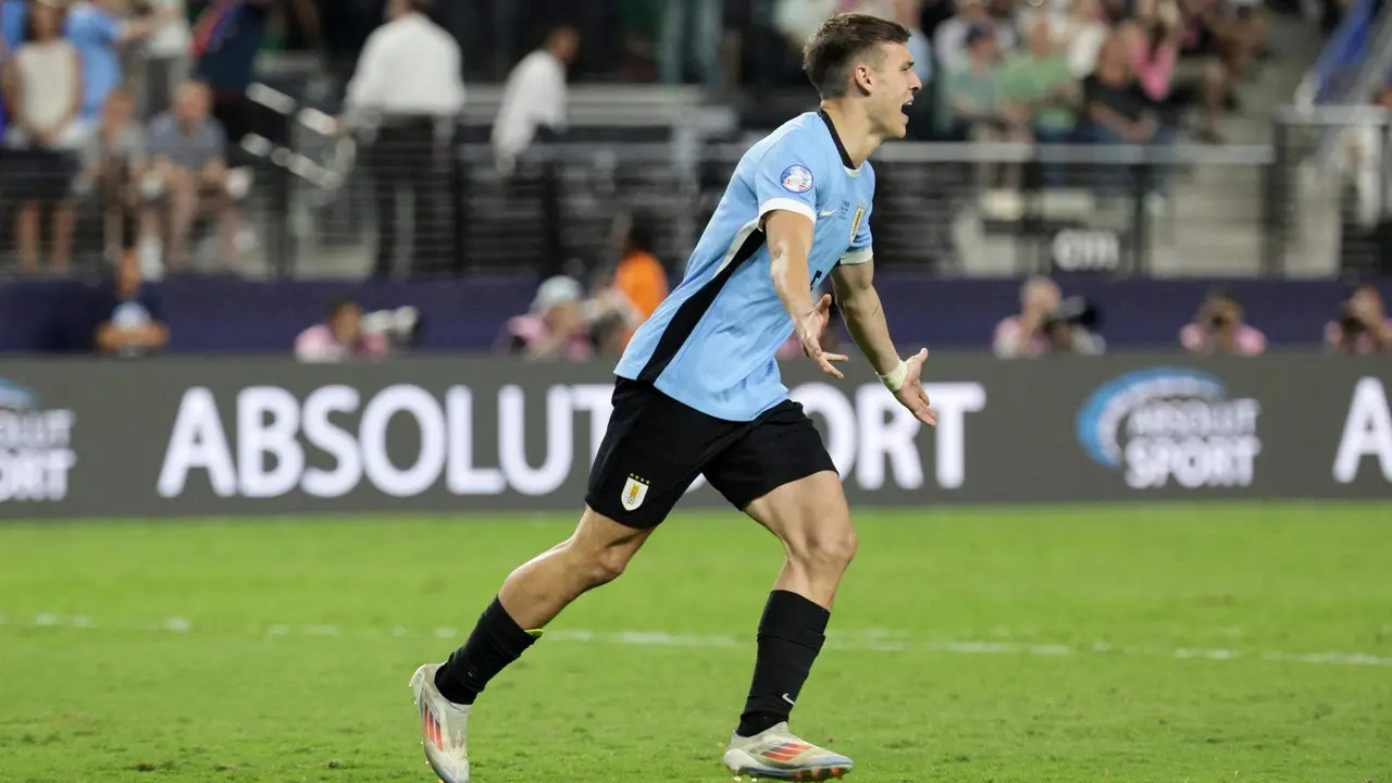Manuel Ugarte de Uruguay celebra despu&eacute;s de anotar el gol en la Copa Am&eacute;rica 2024. EFE/EPA/ALLISON DINNER