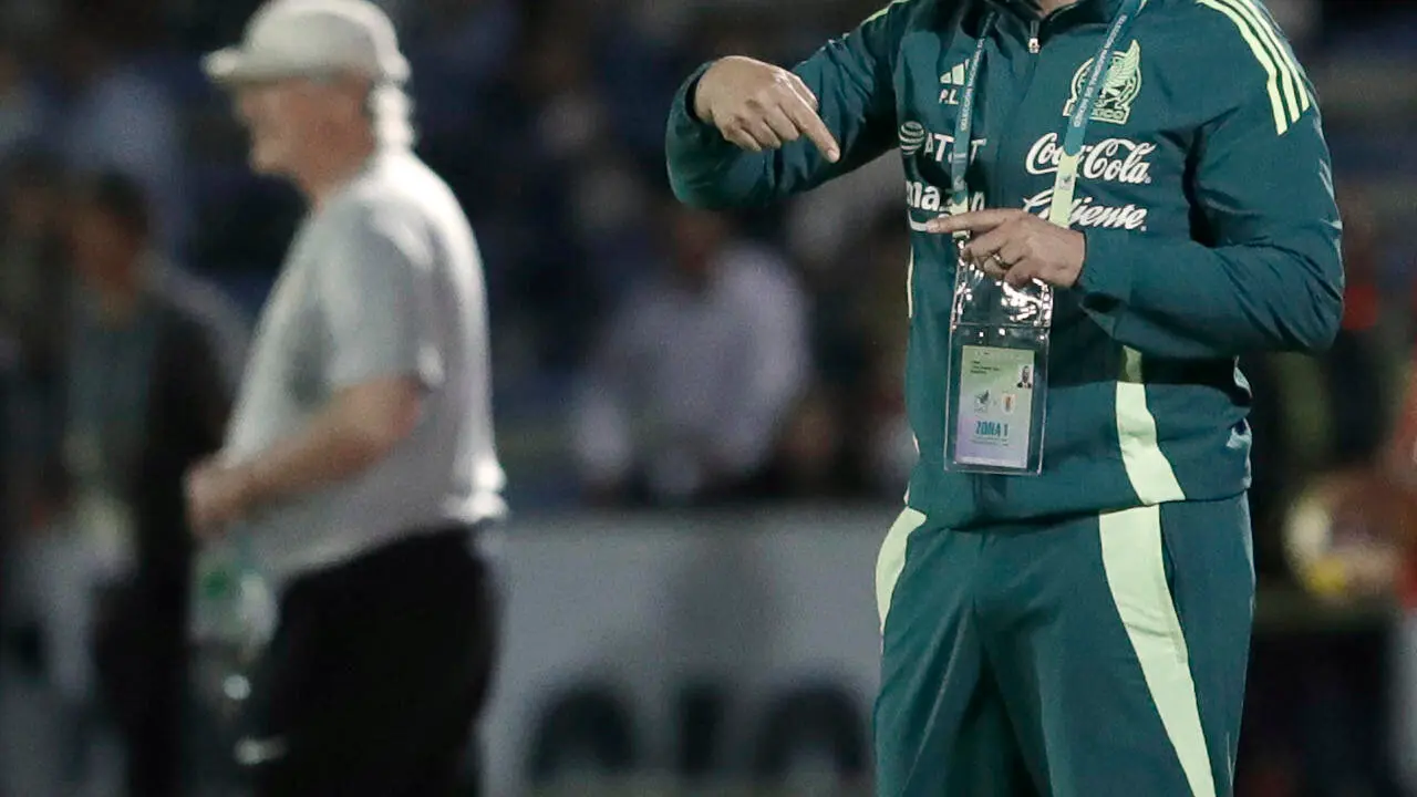 Imagen de archivo del director t&eacute;cnico de la Selecci&oacute;n Femenina Mexicana, Pedro L&oacute;pez. EFE/ Hilda R&iacute;os